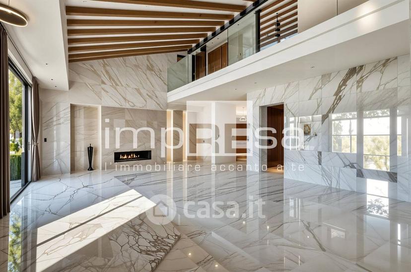 Villa in Via Giambellino — foto 2 di 44