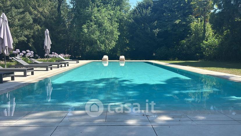 Villa in Viale Monte Grappa