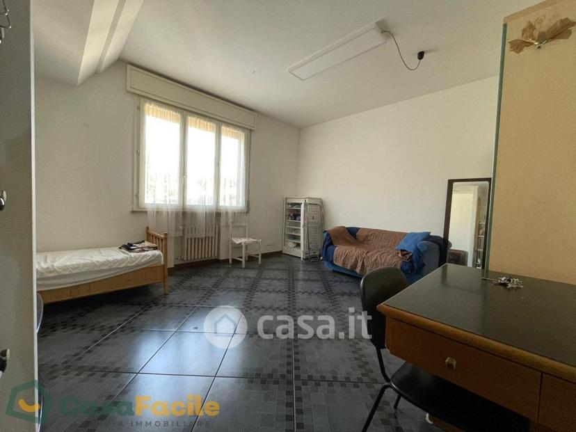 Stanza in Via Pier Maria Caporali — foto 5 di 10