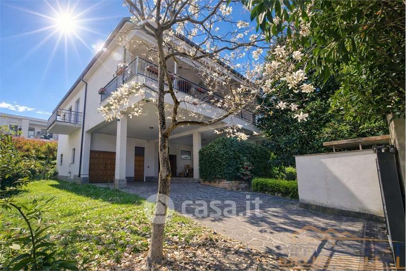 Villa in Via Edmondo de Amicis 6 — foto 24 di 51
