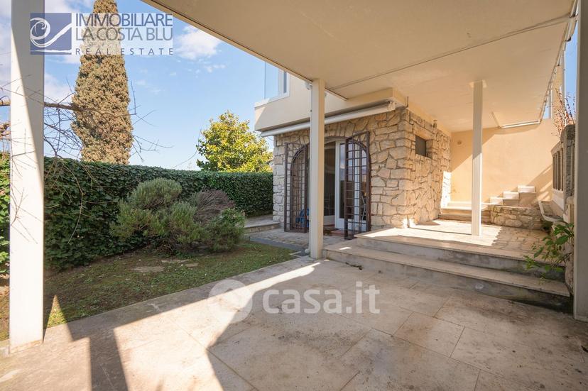 Villa in Via Alessandro Manzoni — foto 20 di 53