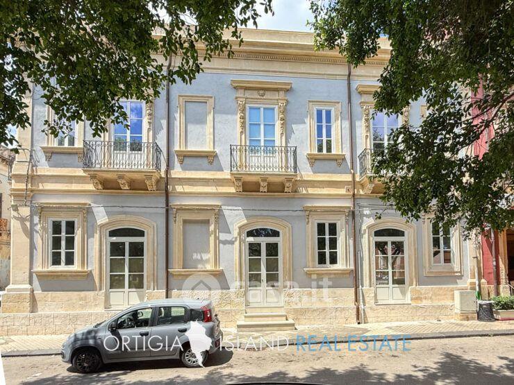Appartamento in Piazza Santa Lucia