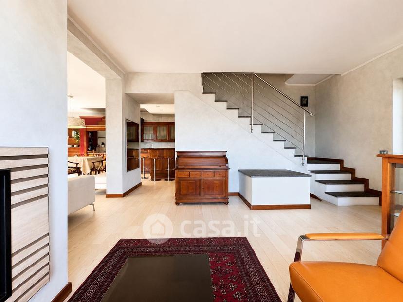 Villa in Ss33 del Sempione 67 — foto 30 di 60