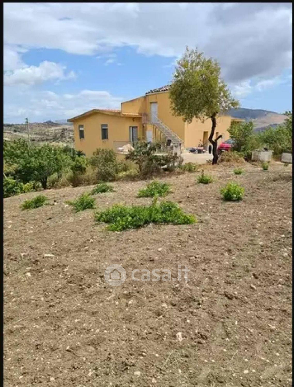 Villa in Contrada Priolo