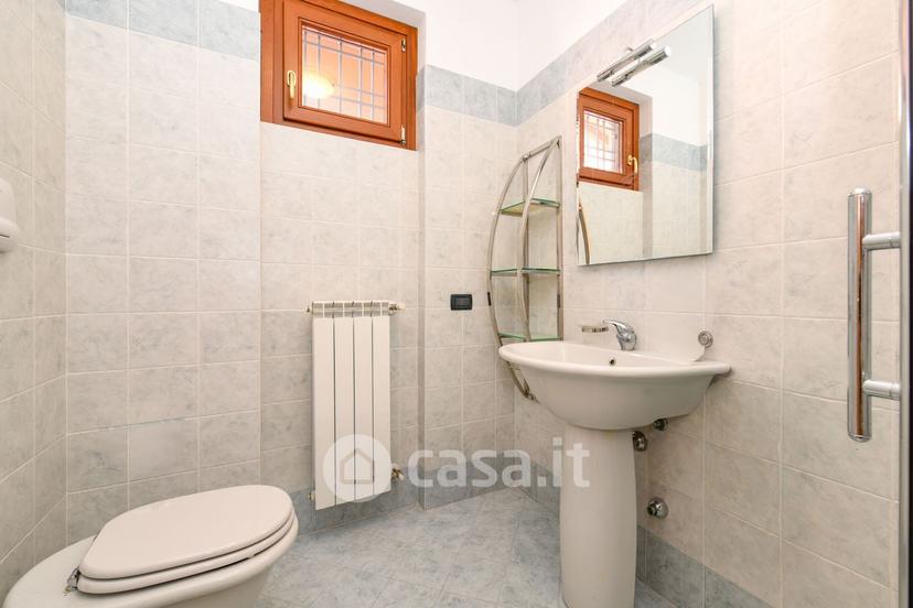 Trilocale in Via C. Battisti 10 — foto 39 di 50