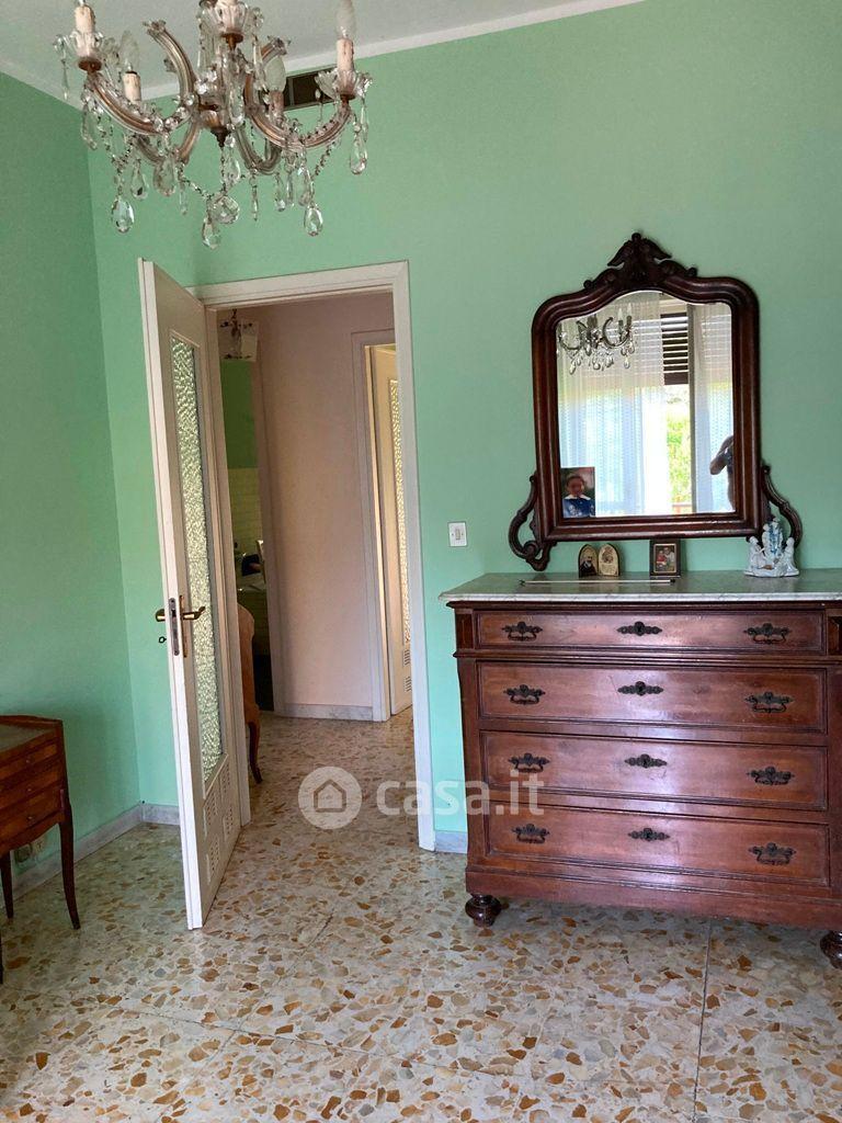 Villa in Via Combaluetto 1 — foto 16 di 22