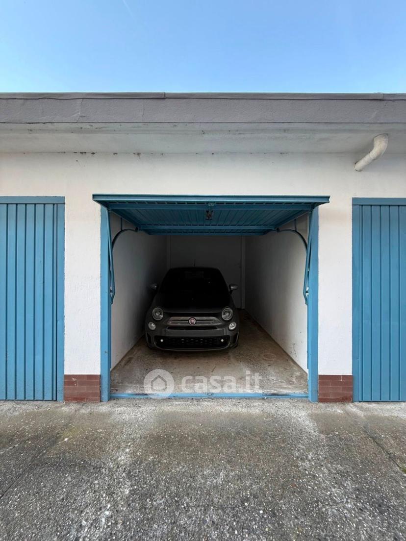 Quadrilocale in Via Graziano 12 — foto 50 di 57