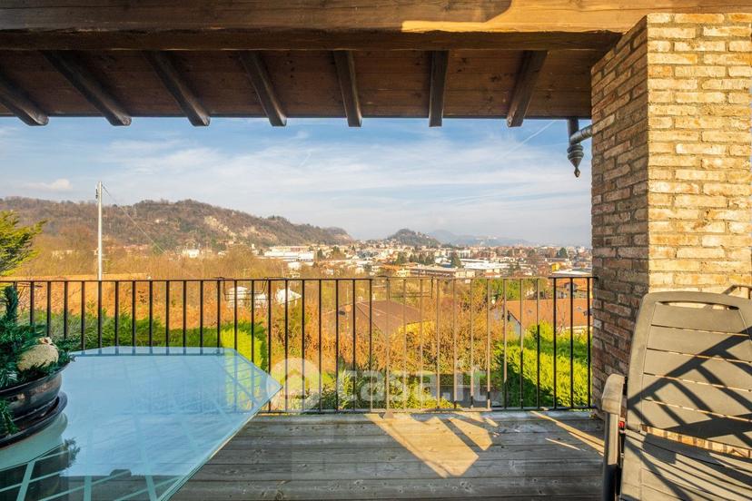 Villa in Via Grigioni 44 — foto 4 di 28
