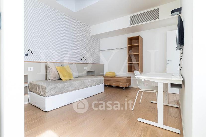 Trilocale in Via Carlo Alberto 15 — foto 12 di 34