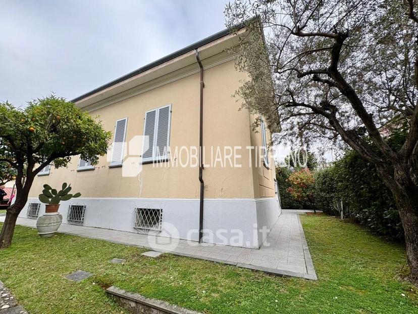 Villa in Viale Eugenio Chiesa — foto 22 di 29