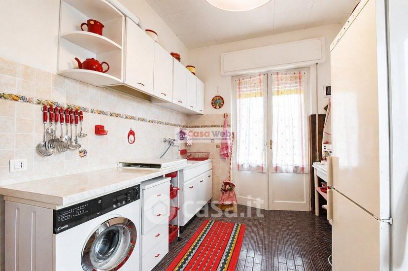 Villa in Via Cadorna 10 — foto 25 di 28