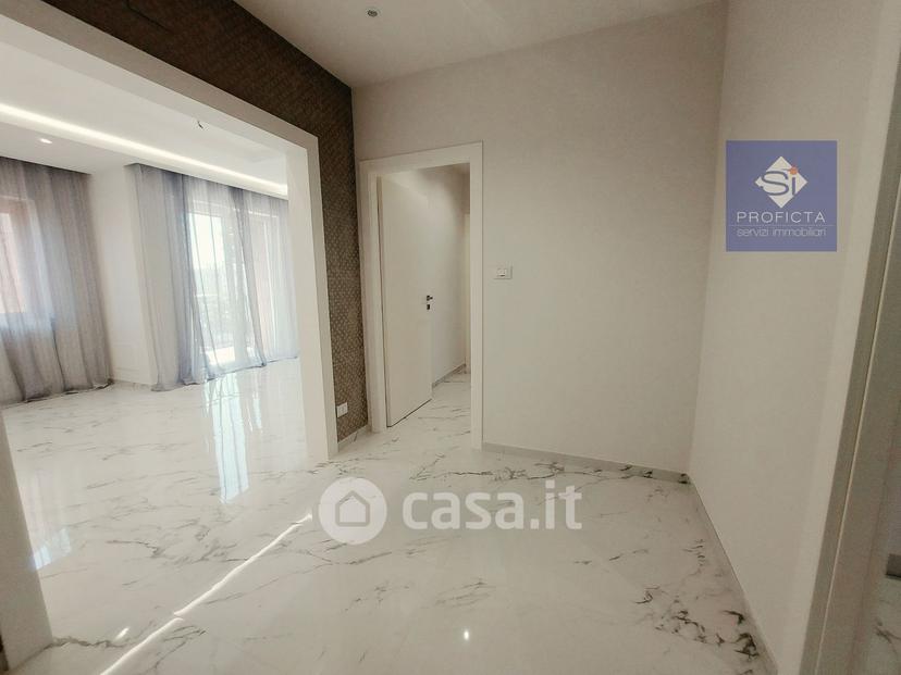 Trilocale in Via Lago di Nemi — foto 4 di 18