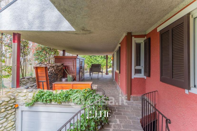 Villa in Via Luigi Cadorna 1800 — foto 10 di 42