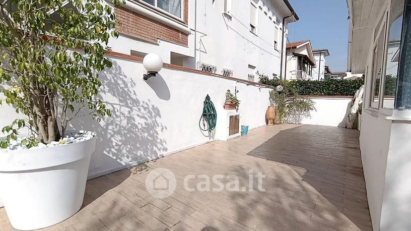 Villa in Via Guglielmo Capolino 21 — foto 15 di 22