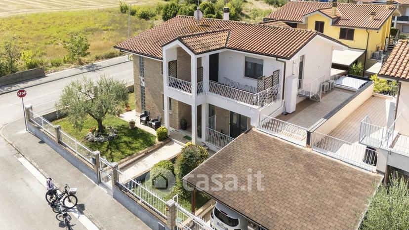 Villa in Via G. Brodolini 49 — foto 20 di 52