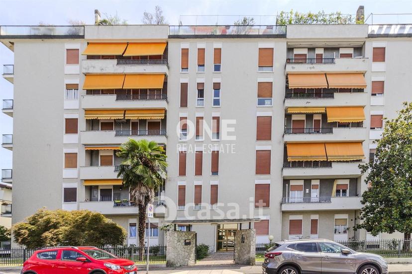 Trilocale in Via Grazia Deledda 23 — foto 24 di 41