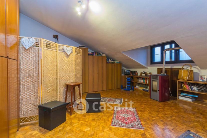 Villa in Via Cavour 24 — foto 19 di 33