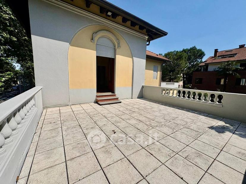 Villa in Via Vittorio Alfieri 2 — foto 46 di 78