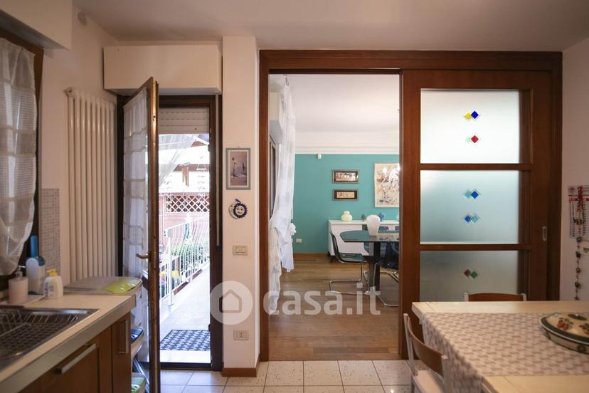 Villa in Via G. Brodolini 49 — foto 24 di 52