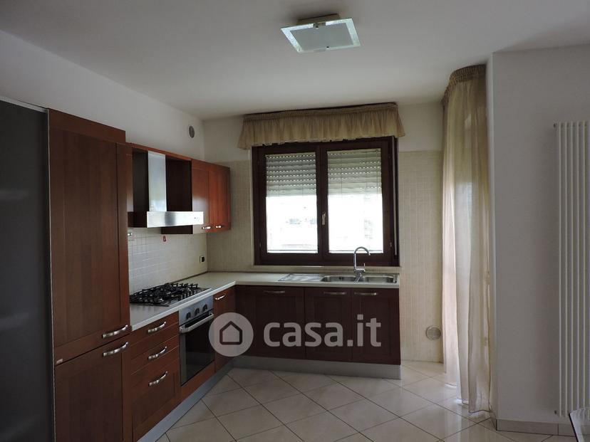 Trilocale in Via Vittorio de Sica — foto 9 di 21