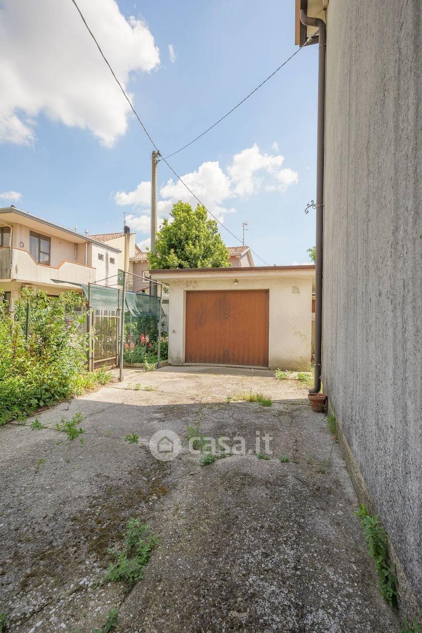 Villa in Via dei Cedri 22 — foto 21 di 37