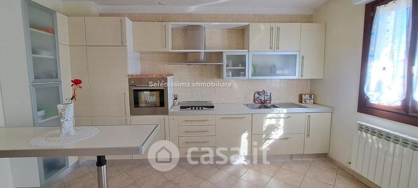 Quadrilocale in Via Lago di Garda — foto 2 di 29