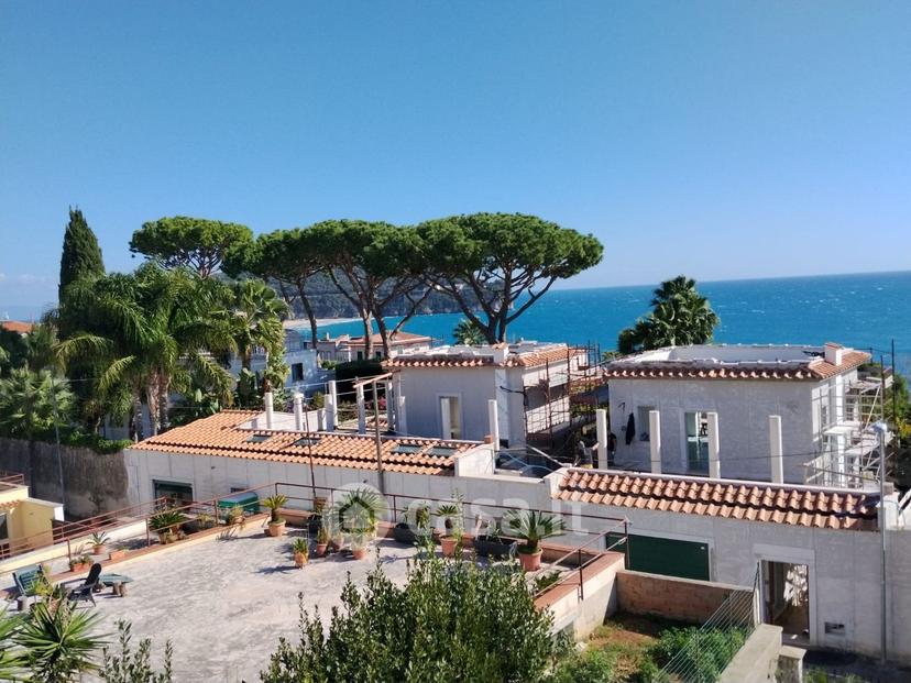 Villa in Via Catena 24 — foto 10 di 30