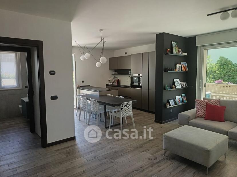 Quadrilocale in Via Cesare Battisti — foto 22 di 35
