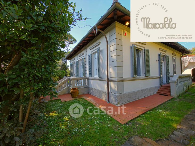 Villa in Via C. Cavour 1 — foto 23 di 30