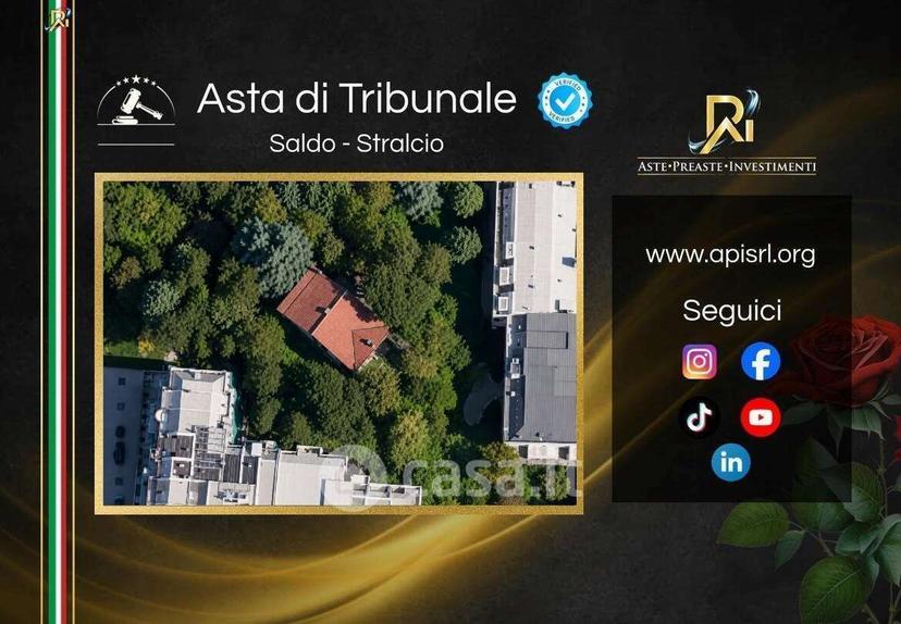 Villa in Via Augusto Bertazzoni 5 — foto 7 di 34