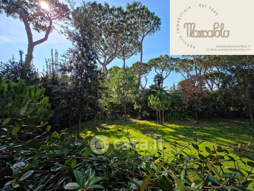 Villa in Via C. Cavour 1 — foto 20 di 30