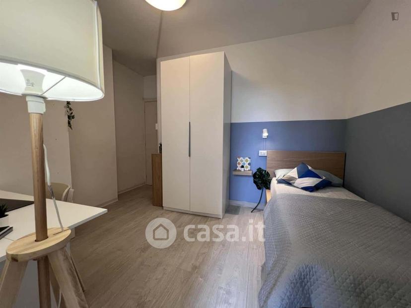 Stanza in Via Genova — foto 23 di 42