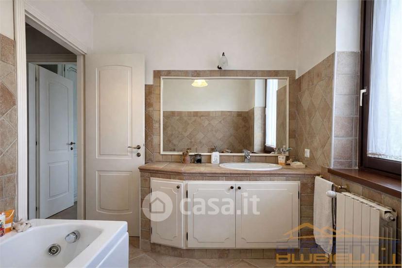 Villa in Via Marco Polo 10 — foto 12 di 40