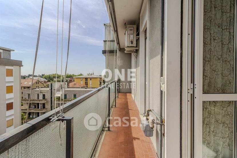 Trilocale in Via Grazia Deledda 23 — foto 8 di 41