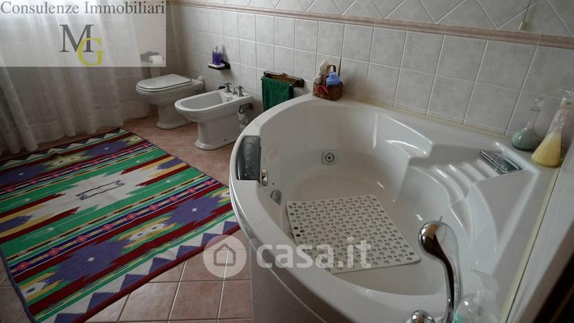 Villa in Via Madonna — foto 4 di 19