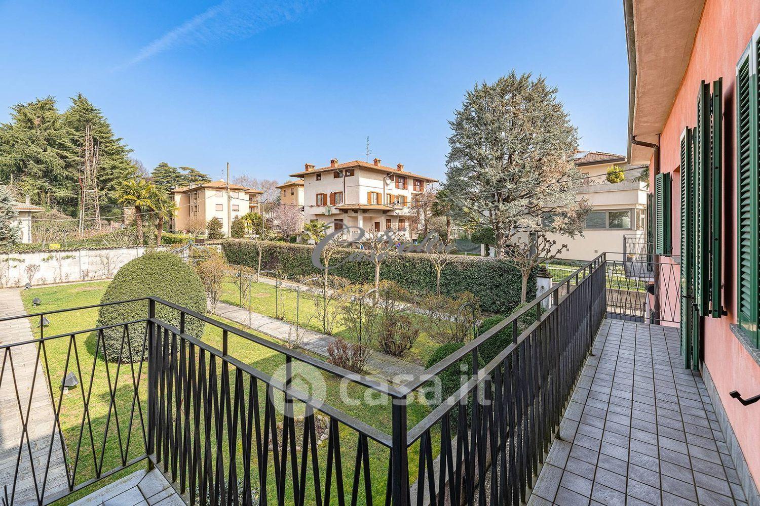 Appartamento in Via Como 13