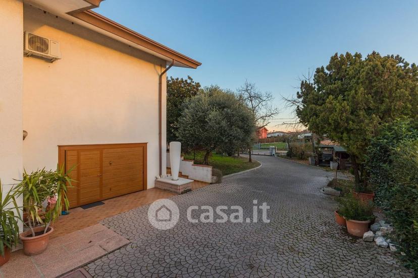 Villa in Via Cavour 24 — foto 28 di 33