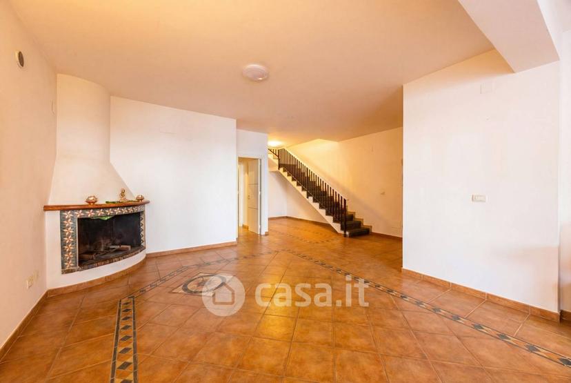 Villa in Lungomare Cristoforo Colombo 2039 — foto 18 di 28