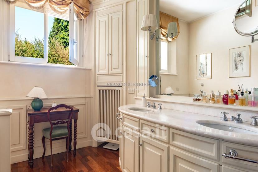 Villa in Via Alcide de Gasperi — foto 12 di 45