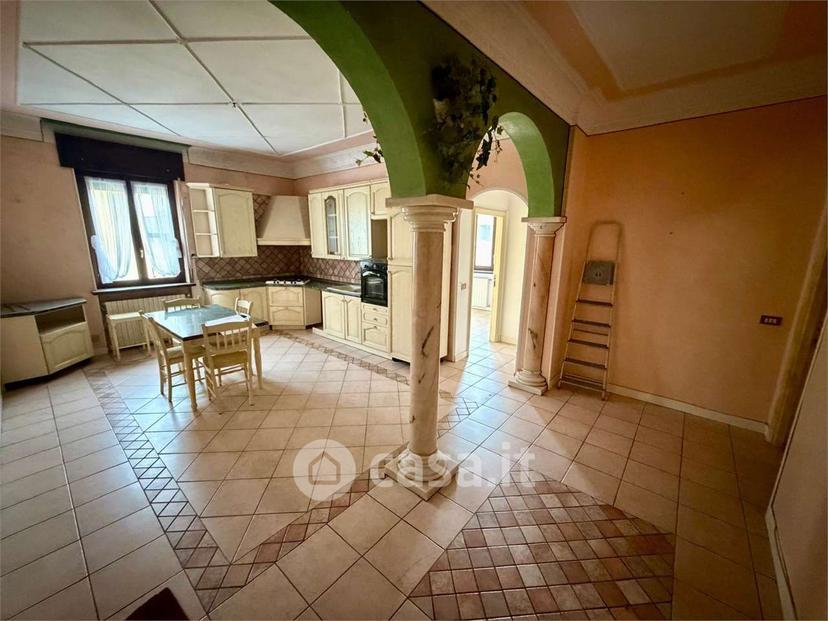Trilocale in Via Carducci 1 — foto 12 di 17