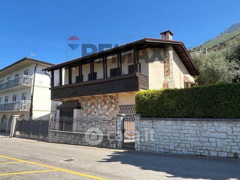 Villa in Via Lavesino — foto 27 di 45