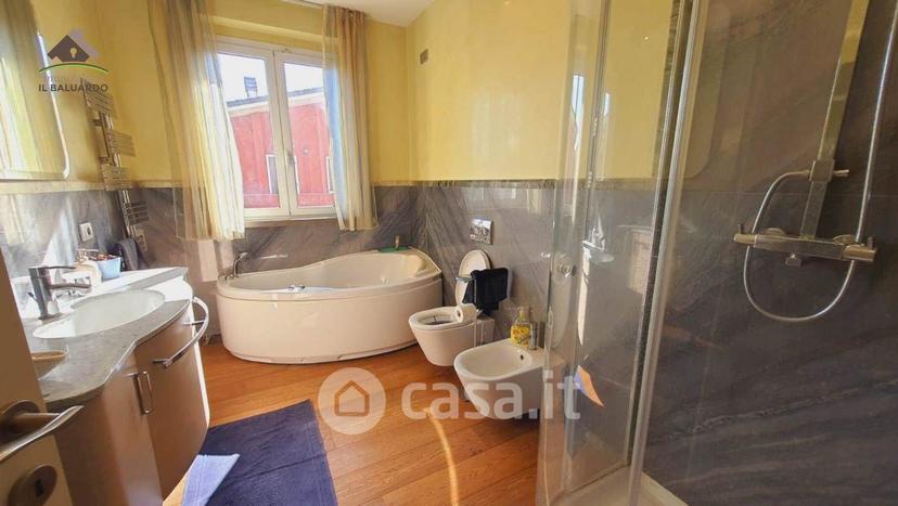 Villa in Via di Montecarlo 5 — foto 9 di 23