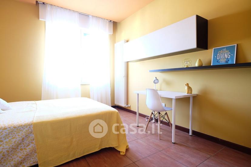 Stanza in Via Carlo Cattaneo 25 — foto 3 di 20