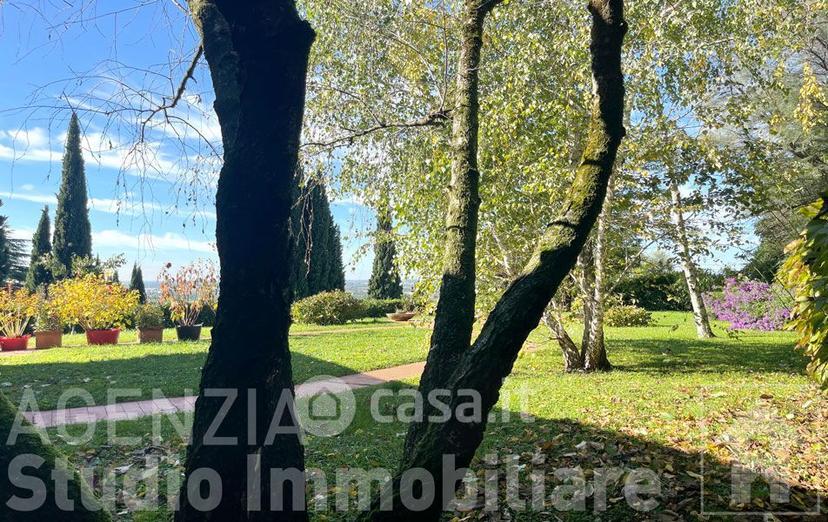 Villa in Via Predelli 5 — foto 2 di 41