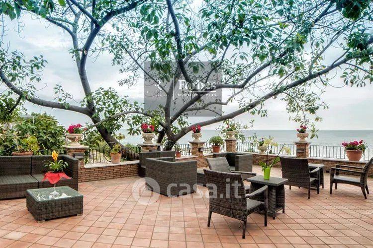 Villa in Via Nazionale — foto 2 di 35