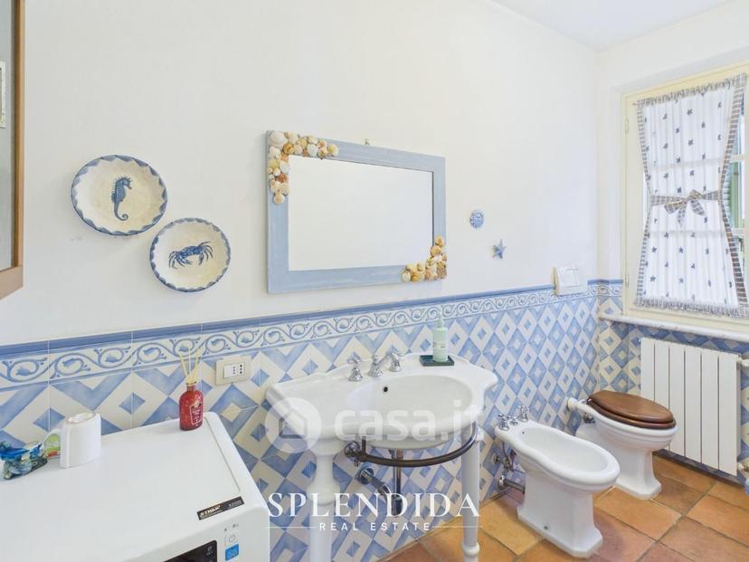 Villa in Via Frasso — foto 17 di 36