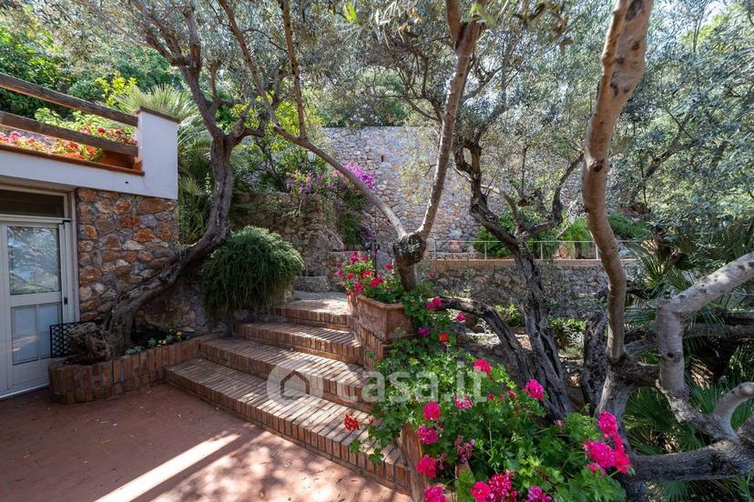 Villa in Via dei Fari 1 — foto 34 di 46