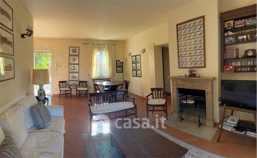 Villa in Via Isidoro — foto 5 di 11