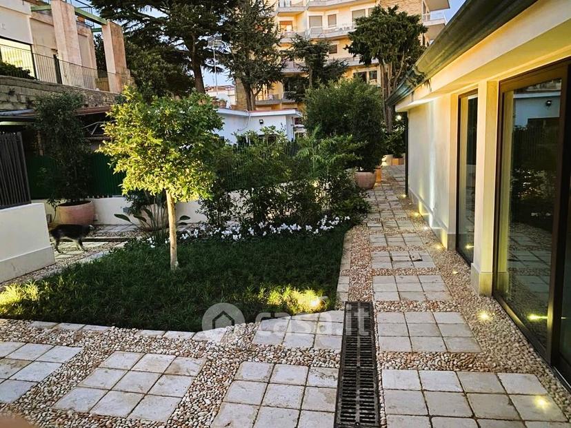 Villa in Via Alessandro Manzoni — foto 3 di 54