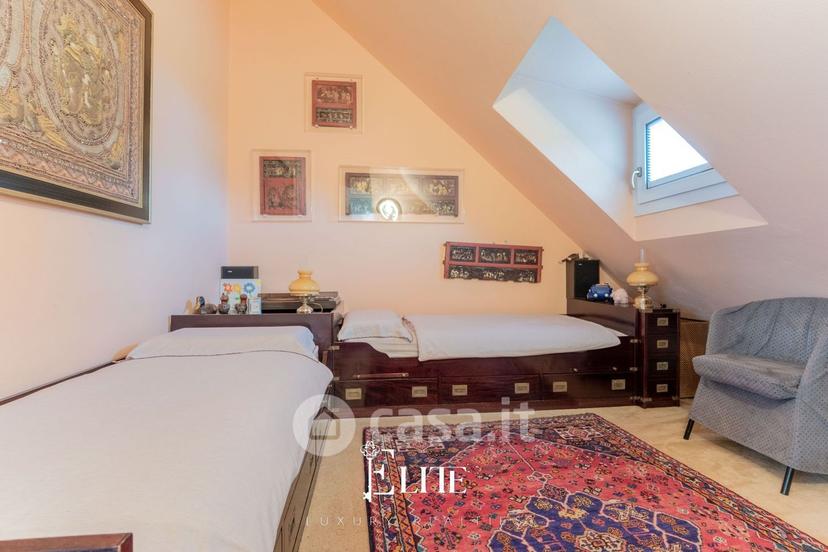 Villa in Via Luigi Cadorna 1800 — foto 18 di 42